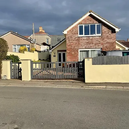 Bescot House Bramble Hill 4 Bed Det House
