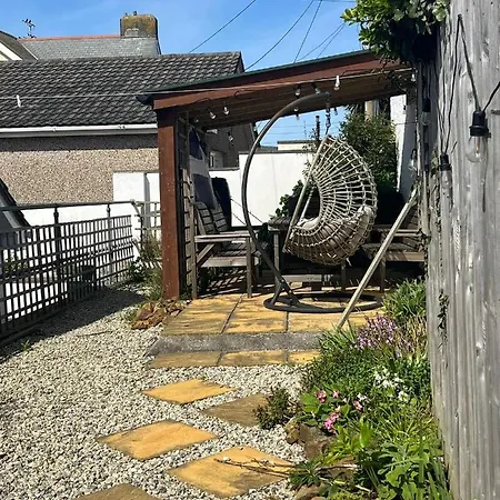 Bescot House Bramble Hill 4 Bed Det House *