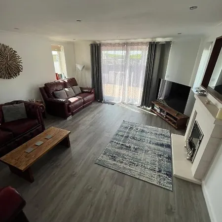 Bescot House Bramble Hill 4 Bed Det House Holiday home