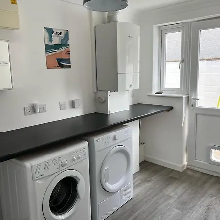 Bescot House Bramble Hill 4 Bed Det House *